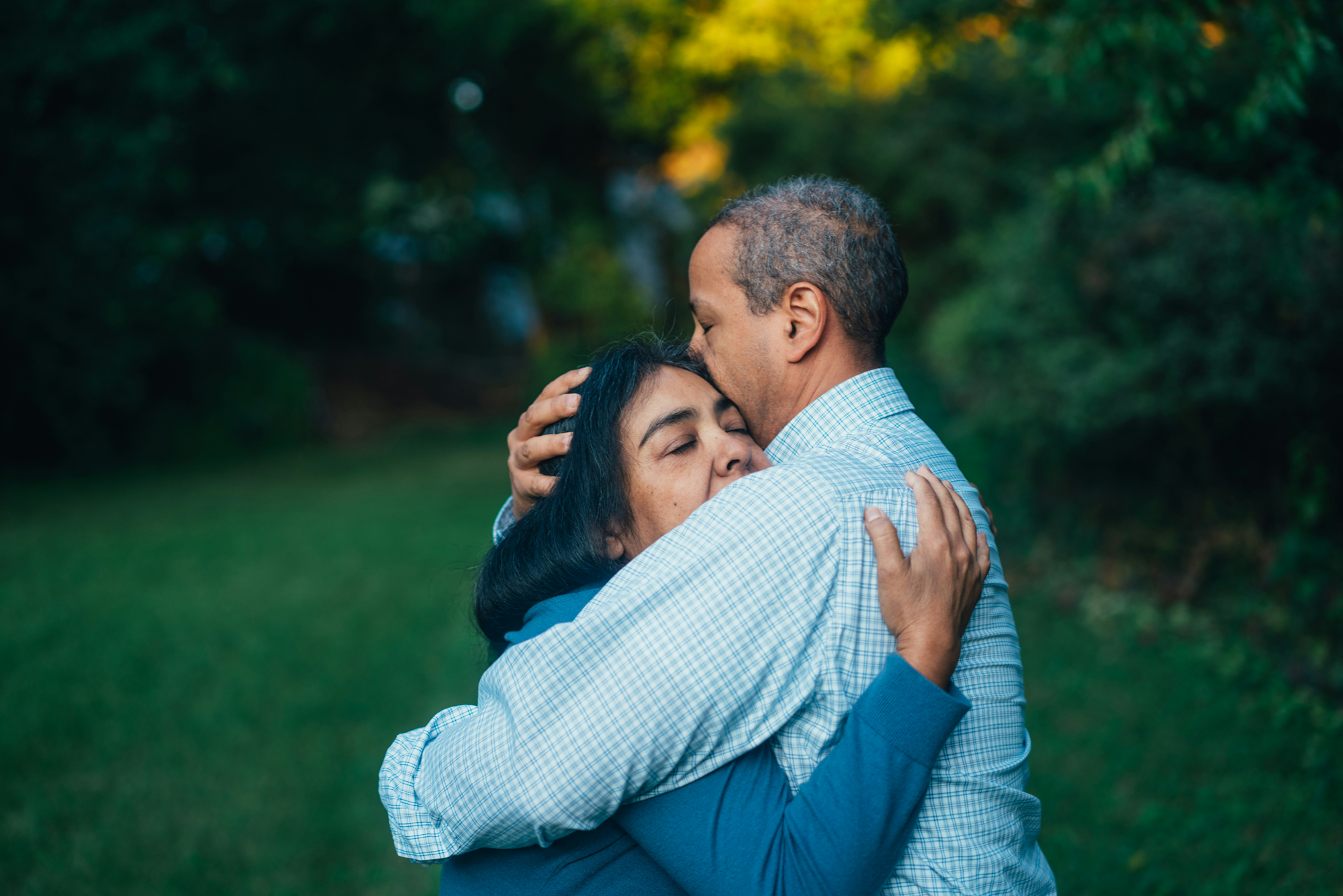 support - Blue Water Homecare two people hugging